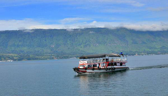 danau-toba-antara